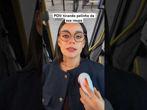POV: tirando pelinho da sua roupa #asmr #humor #comedia #shorts