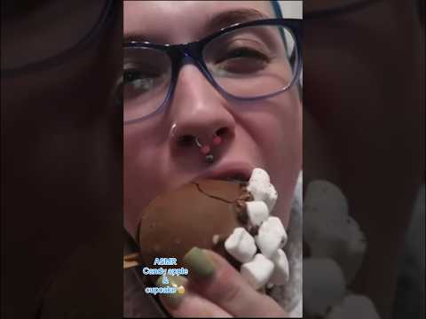 ASMR Halloween candy apple & cupcake 🎃 #asmrcrunch #asmr #shorts #eatingsounds