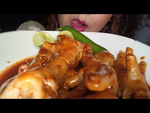 ASMR Comiendo Patitas de pollo / eating chicken legs 🐥. #food #comida #mukbang #susurrando
