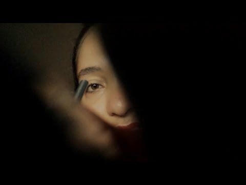 ASMR Limpeza de pele com extração de cravos com as unhas e com vaporização de ozônio, pele relaxada
