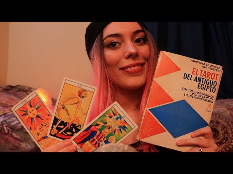 ASMR | Enseño mis mazos de TAROT y hablamos sobre eso