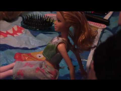 Asmr - Dolls get their hair cut!  Cute Tingles! Spray / Scissors / brushing sounds