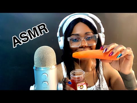 ASMR | Eating Carrot 🥕 with honey 🍯 [crunch, mouth sounds]