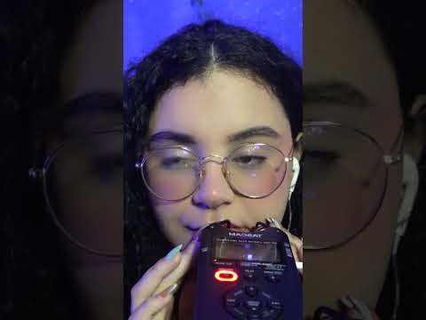ASMR beijinhos nos seus ouvidos