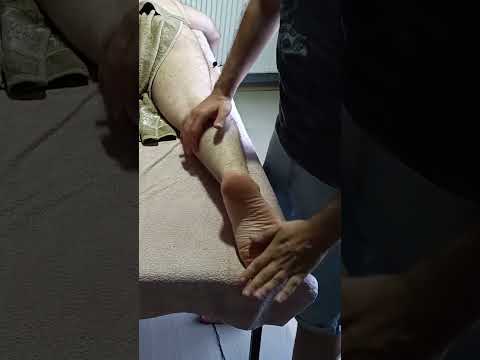 Turkish massage that relaxes the nerves in the feet #satisfying #relaxing #asmr #shorts #massage