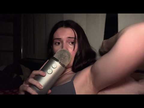 Wizza ASMR - Mouth Sounds in Bed 😴Gum Chewing + Hand Movements