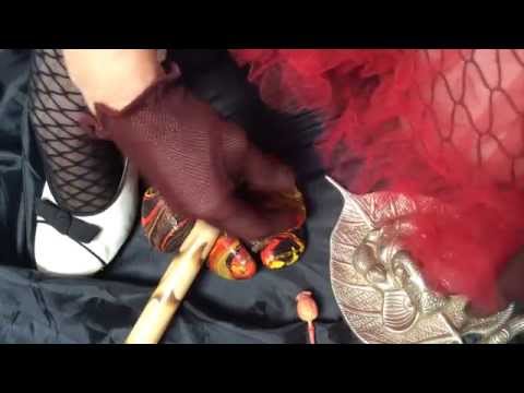 [ ASMR ] Sounds and Colours with fishnet gloves..Geluid en Kleur met visnet handschoenen......