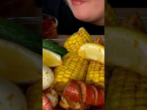 Huge Seafood Boil! 🤤 #asmreating #asmr #shorts #asmrsounds #seafood