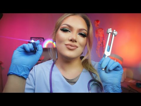 ASMR Esame Medico Completo, con Dottoressa logorroica e poco umile