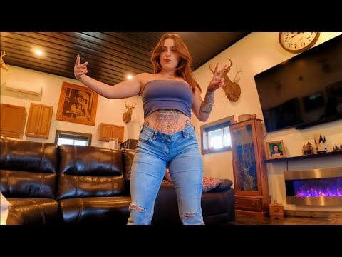 asmr- tapping & scratching on my surroundings 💖 