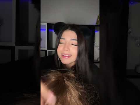 ASMR  en la primaria jugabas con tu amiga a cortarse el cabello 👀🌸 IG  Anny asmr qué haces #asmr #