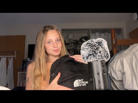 ASMR What’s In My Backpack (College Edition👩‍🔬)
