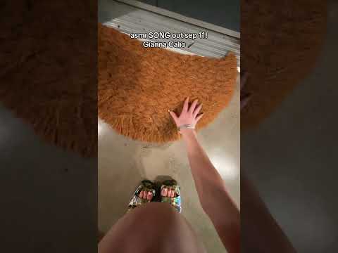 The most public ASMR #ASMR #PublicASMR #LongNailsScratching #LofiASMR