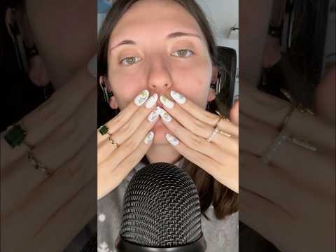 Vai a scuola? Guarda questo video 🤍 ASMR #asmr #asmrita #shorts #school #motivation