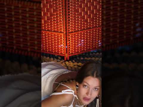 What’s your favorite thing about this? #asmrsounds #brunette #asmr #satisfying #relaxing #cute