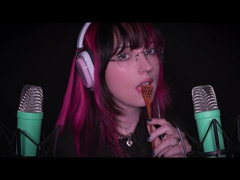 ASMR for mouth sound enjoyers - delay vs. no delay