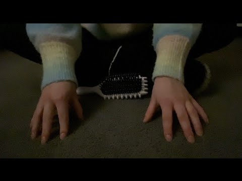 ASMR ~.~ On my Carpet (scratching, brushing, tapping) - Nederlands
