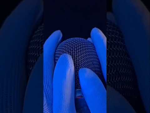os melhores gatilhos de asmr no microfone 😍 #asmr #asmrmicbrushing #asmrmicscratching
