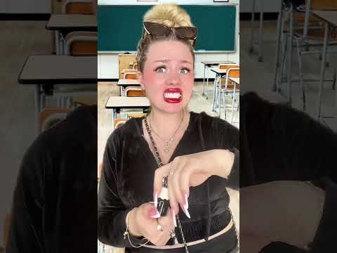 She Is Just So Sweet And Humble #asmr #school #class #makeup #popular #greenscreen #roleplay