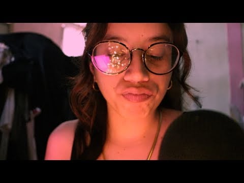 ASMR mouth sounds + chismecito