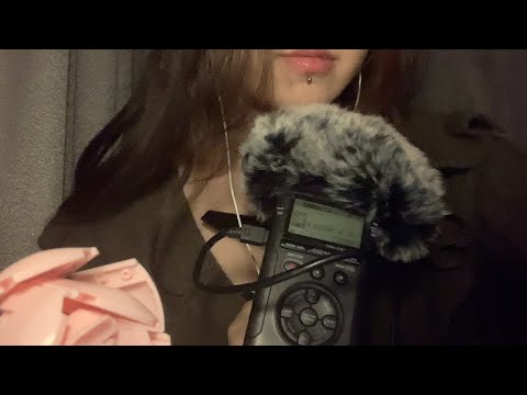 ASMR | 一边轻轻慢慢的说话，一边摆弄各种小玩意儿～粘土蛋糕、菩提手串、绒布袋子、积木玫瑰花。最后伴着睡前故事大家好梦吧……