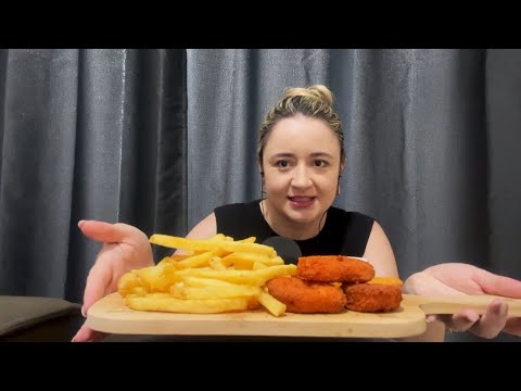 ASMR: COMENDO NUGGETS COM BATATA FRITA E CONVERSANDO