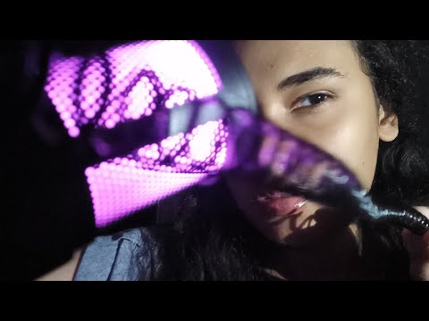 ASMR FALANDO BEM BAIXINHO NO SEUS OUVIDOS "SUSURROS +TRIGGERS E TAPPING"