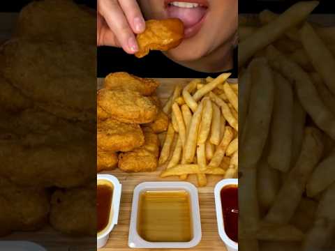 Eating McDonald’s nuggets #shorts #asmr #ytshortsvideo #mcdonalds