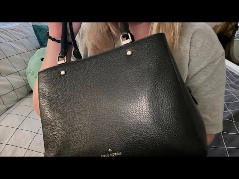 ASMR - what’s in my purse | whispered