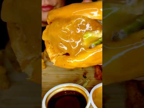 FRIED CHICKEN KFC SANDWICH #asmr #chicken #KFC #food #eating