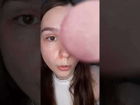 ASMR PASSANDO BASE EM VOCÊ #asmr #makeup #sonsparadormir #asmrsounds #dog #arrepios #asmrvideo