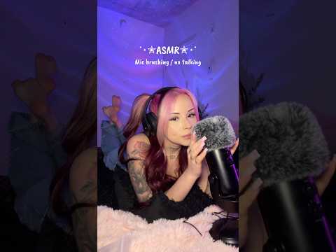 Mic brushing💓 #asmr #asmrshorts #asmrvideo #karma #karmaasmr #asmrtingles