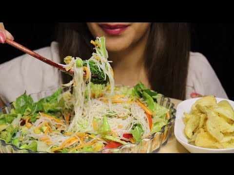 ASMR GLAS NOODLE HABANERO VEGAN SALAD CHIPS REALLY CRUNCHY MUKBANG CREMA ASMR #asmr #mukbang #salad