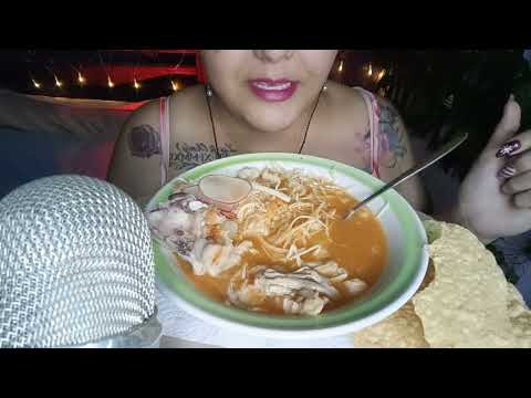 ASMR Comiendo Pozole con patita de cerdo 