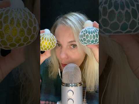 ASMR FR / Je te montre 2 nouvelles balles anti stress #asmrfr #asmrfrançais  #shortsasmr