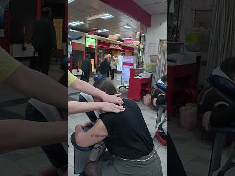 Persona con visión reducida me hace masaje #masajerelajante #masaje #relajacion #massage