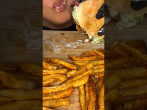 Five Guys Cheeseburger #asmr #ytshortsvideo #mukbang