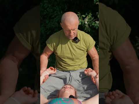 Neck crack and chiropractic adjustments for Elena #neckcrack