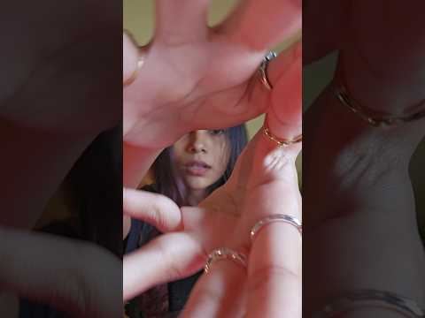 Close up Hand Movements ASMR 👐🏻🍃 #asmr