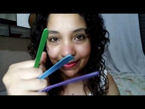 ASMR Passando delicadamente objetos pontudos no seu couro cabeludo e dividindo seu cabelo💇🏻‍♀️