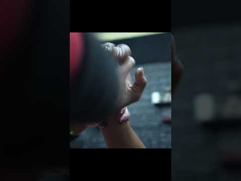 Lady Barber Doing Back Body Massage ASMR #shorts