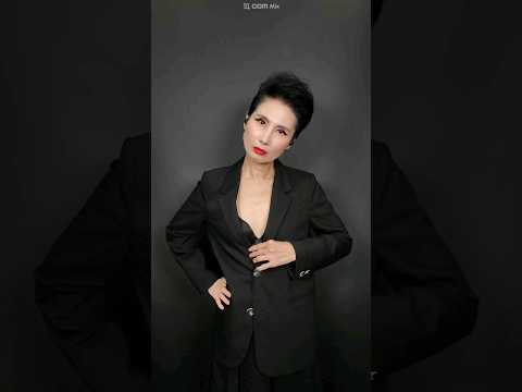 Korean hair salon ASMR, activating senses and expressing passion through a photo pose.