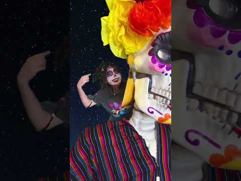 La duendecilla como buena mexicana celebrando el día de hoy #mexico #2denoviembre #catrina #makeuo