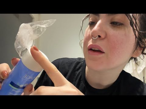 Asmr te maquiando no banheiro 