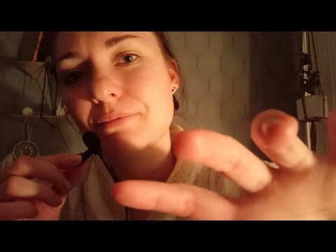 ASMR- Handmovements och whisper ramble på svenska (in swedish)