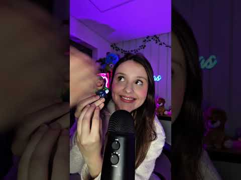 MINHA AMIGA FAZENDO ASMR PRA VOCES