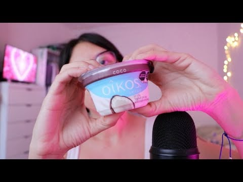 ASMR yogurt y contestado sus preguntas 🥥👅