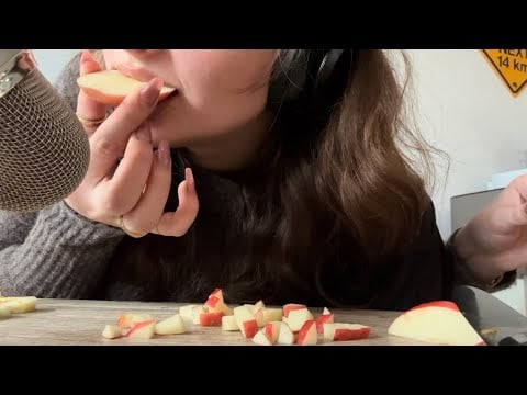 ASMR with an apple 🍎| tapping, scratching, cutting, eating,…