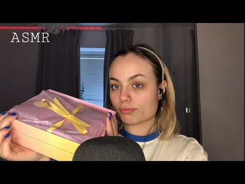 ASMR Glossybox unboxing | tapping, scratching sounds