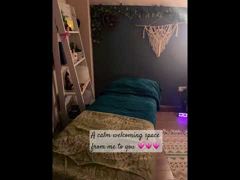 I love offering treatments from my cosy little home studio 💗